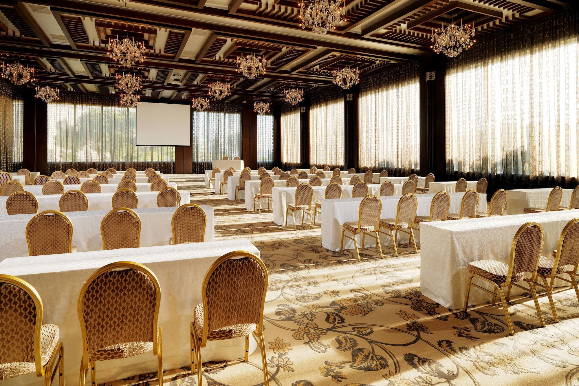 Grand Hills Hotel & Spa ブロウマナ エクステリア 写真